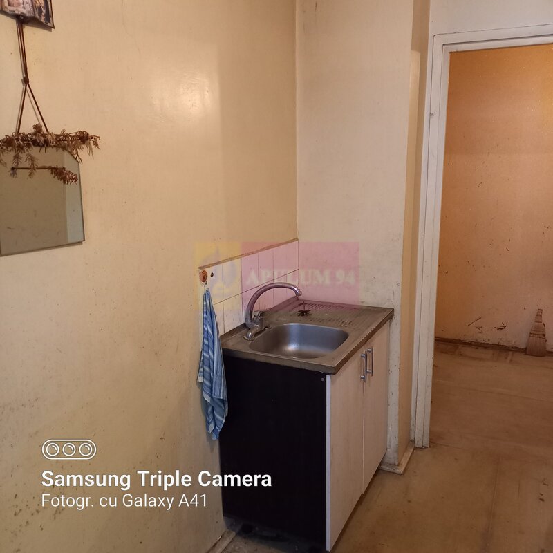 Vanzare apartament 3 camere Prelungirea Ghencea-Raul Doamnei