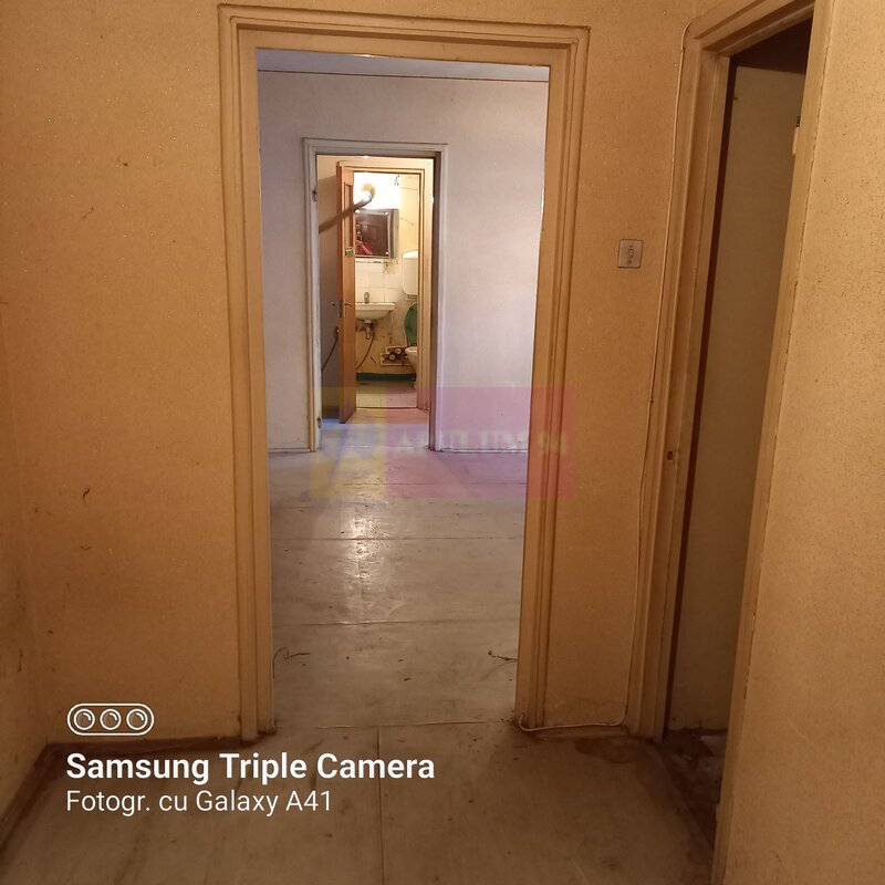 Vanzare apartament 3 camere Prelungirea Ghencea-Raul Doamnei