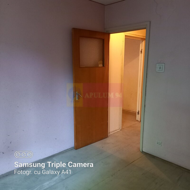 Vanzare apartament 3 camere Prelungirea Ghencea-Raul Doamnei